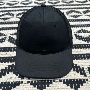 Black Trucker Hat Bump Cap